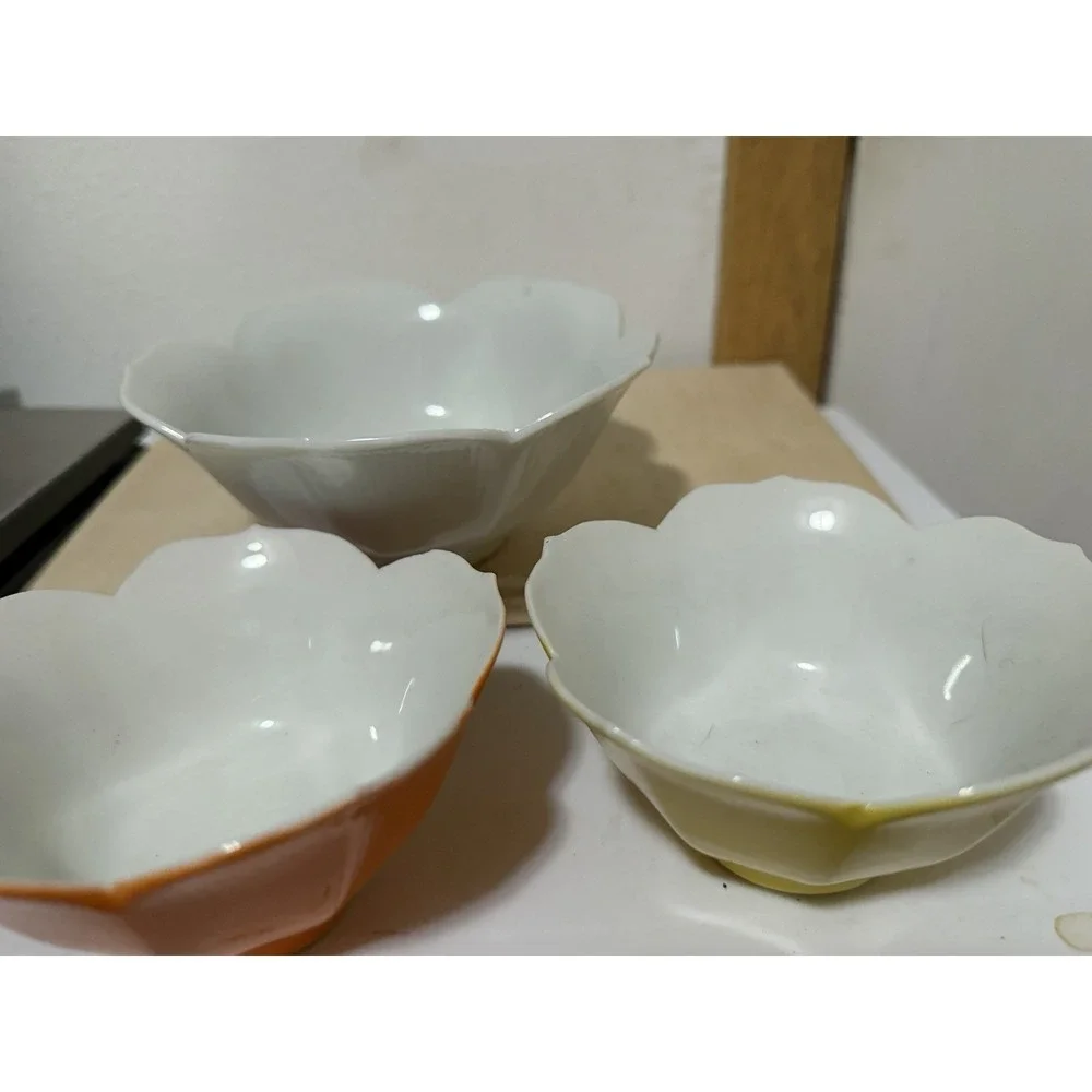 vintage Japanese lotus flower porcelain bowls Set Of 3